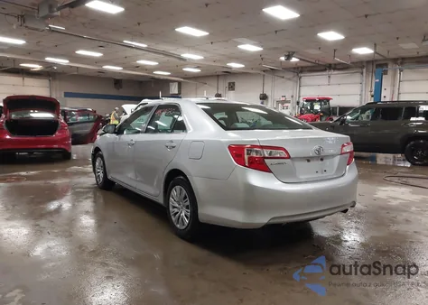 2012 Toyota Camry Le z USA, uszkodzony, nr VIN 4T1BF1FK4CU153849